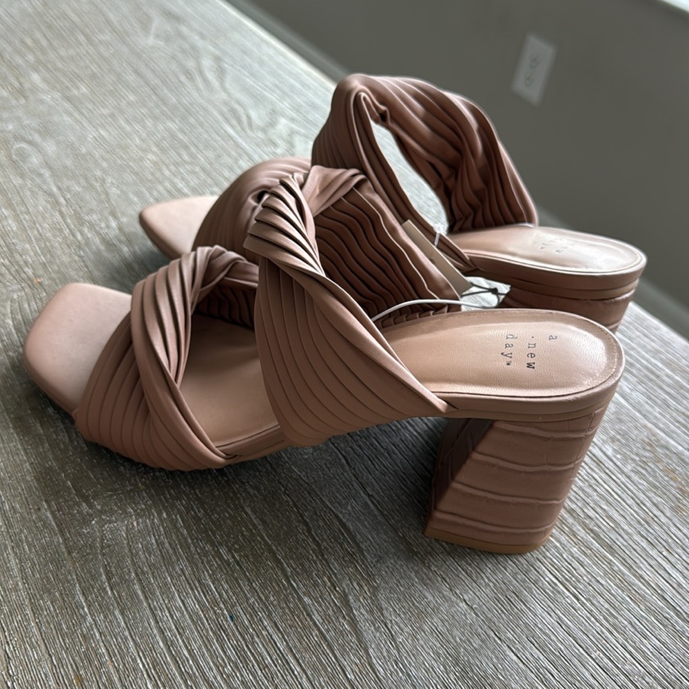NWT Jessa Sandals- A New Day Size 10 - Picture 2 of 7